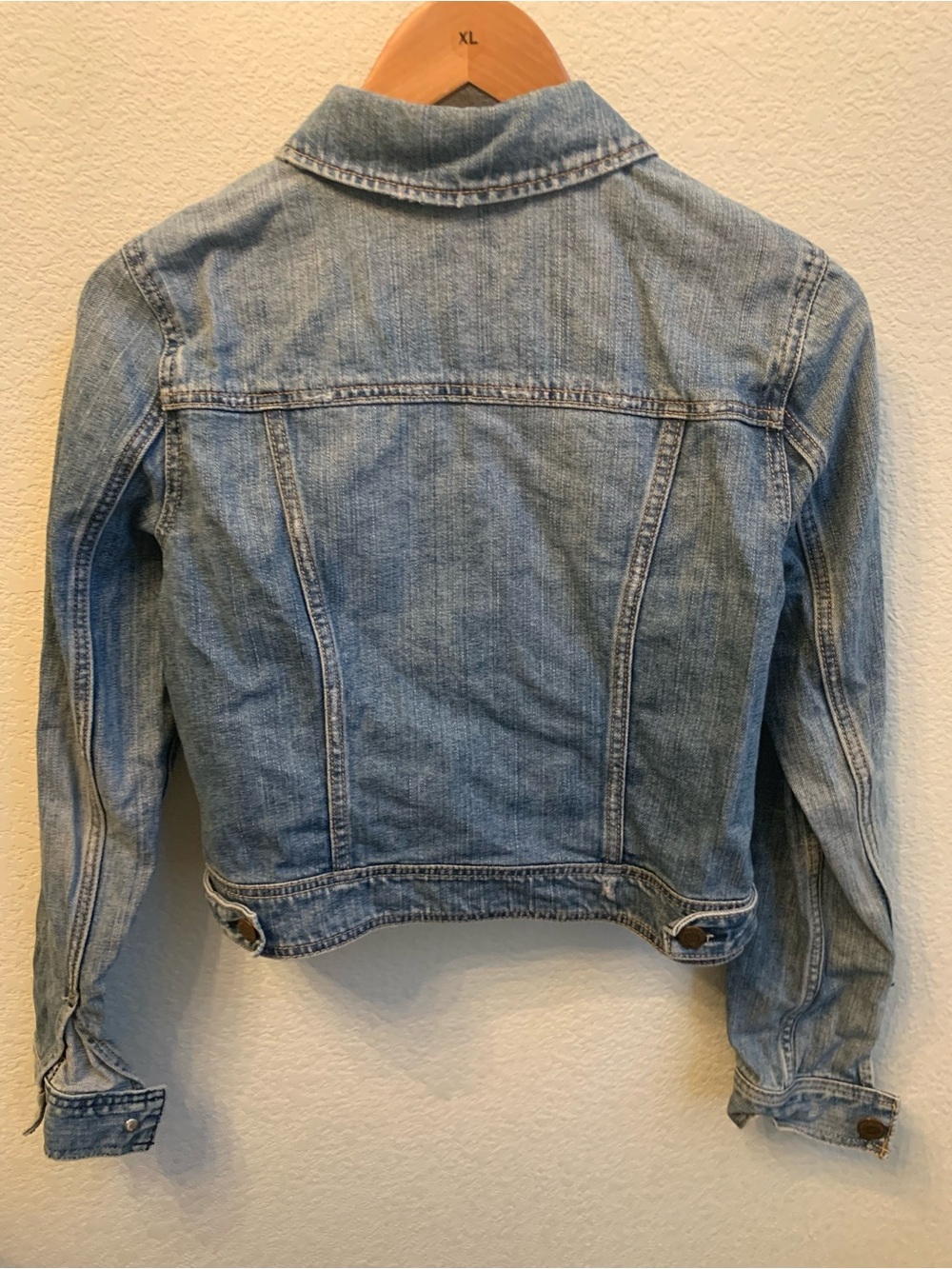American Eagle Outfitters Light Wash Denim Jacket - Women's - Picture 5 of 5